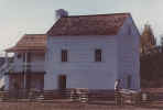 housebefore33.jpg (87312 bytes)